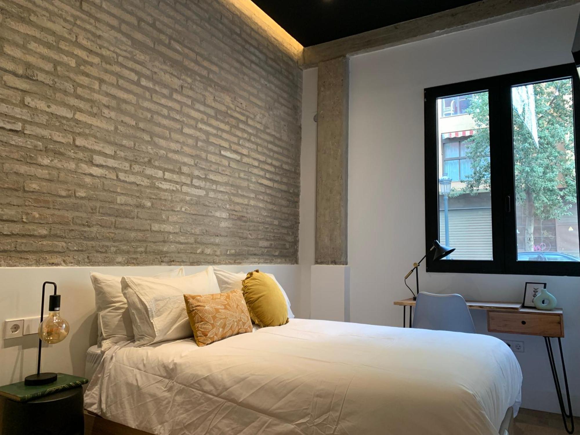 La Reina Beach Rooms Valencia Exterior photo